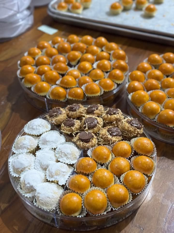Kilau Kemenangan: Paket Hampers & Kue Spesial Eid